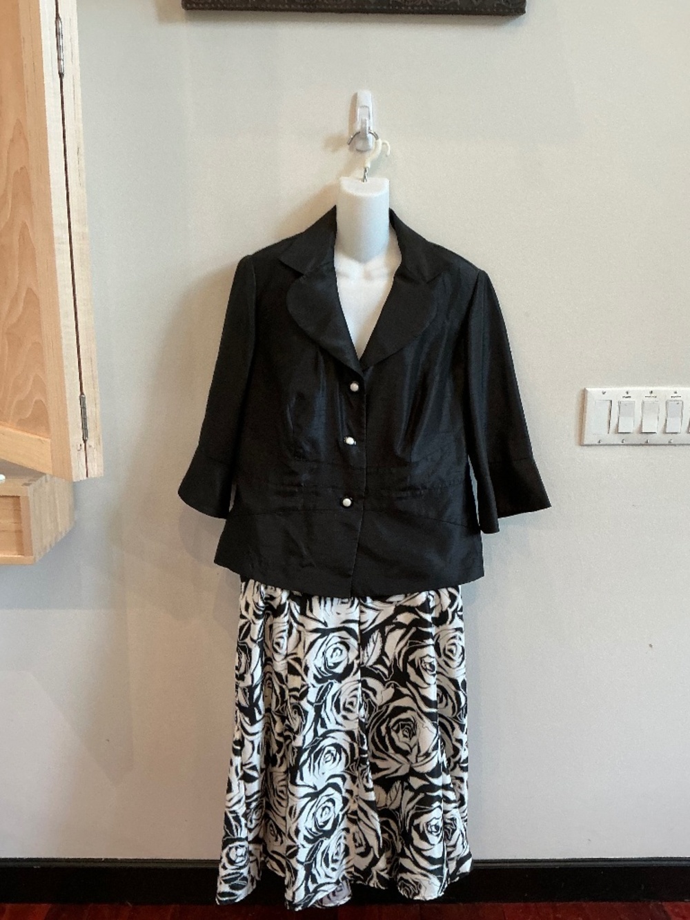16W Dana Kay two-piece skirt set